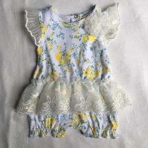 Laura Ashley outfit 0 3 months eyelet lace EUC